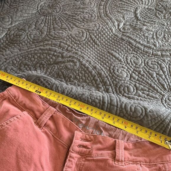 Marlow by Citizens of Humanity punks corduroy shorts, size 27. - Picture 9 of 11